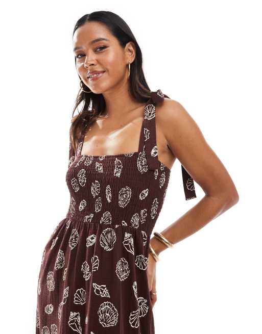 Miss Selfridge – Gestuftes Maxikleid aus Seersucker mit Muschelprint und Bindeträgern, 2 von 4