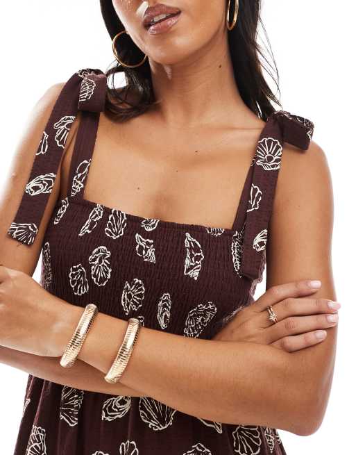 Miss Selfridge – Gestuftes Maxikleid aus Seersucker mit Muschelprint und Bindeträgern, 3 von 4