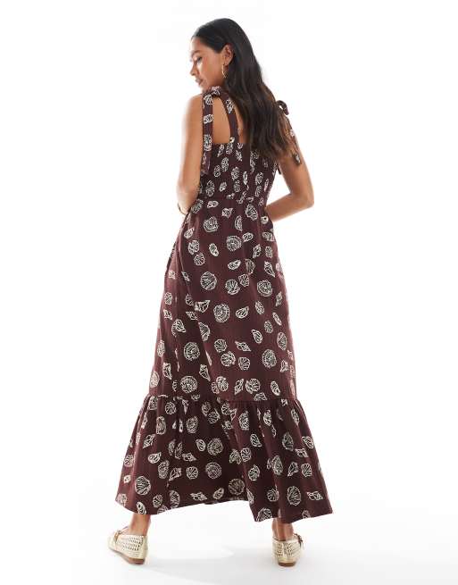 Miss Selfridge – Gestuftes Maxikleid aus Seersucker mit Muschelprint und Bindeträgern, 4 von 4