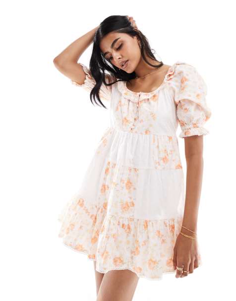 Miss Selfridge – Gestuftes Mini-Teekleid mit Patchwork-Design, Print und Lochstickerei - view 1