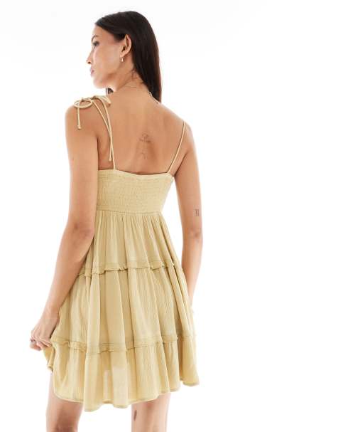 Miss Selfridge – Gestuftes Mini-Trägerkleid aus grob gewebter Baumwolle in Olivgrün - view 2