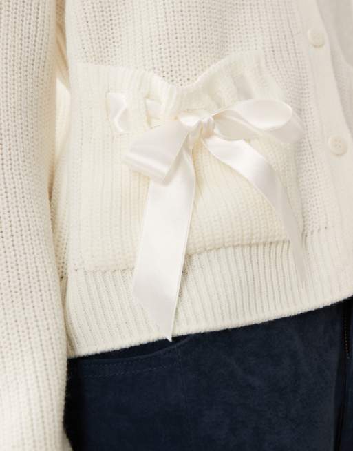 Miss Selfridge - Gilet ras de cou en maille avec poche à détail nœud, 3 de 4
