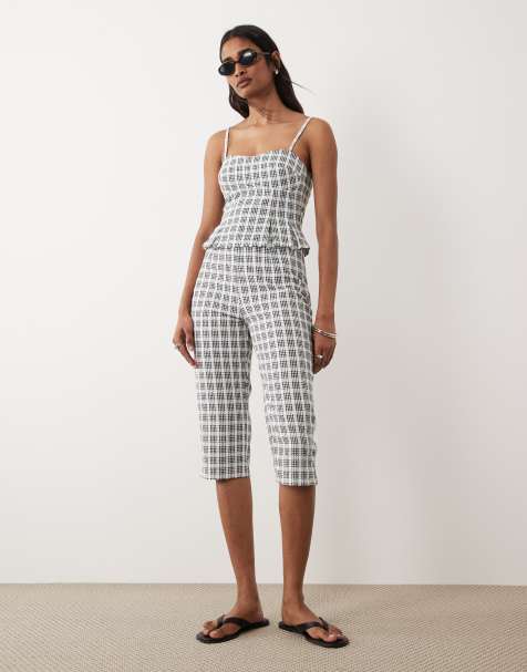Miss Selfridge – Ginghamrutiga, figursydda capribyxor med broderi, del av set - view 1