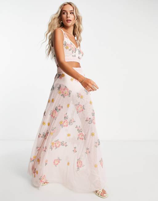 Miss Selfridge - Gonna lunga premium con rose decorative rosa in coordinato