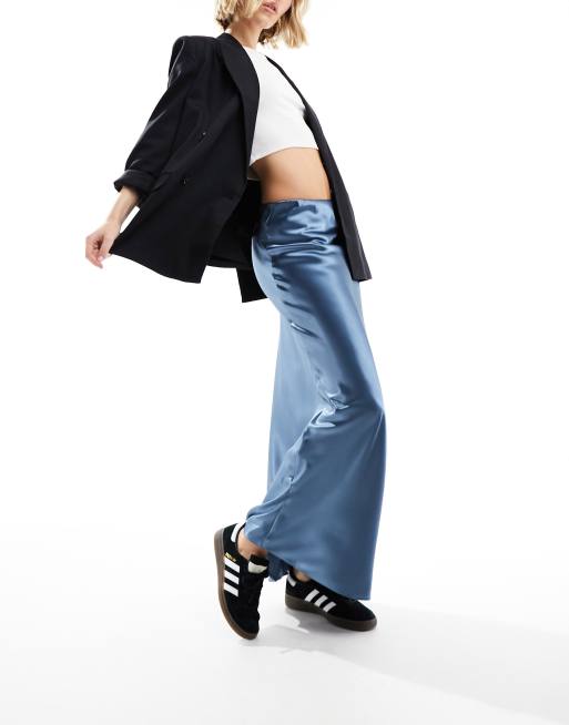 Miss Selfridge - Gonna lunga taglio sbieco in raso blu mezzanotte