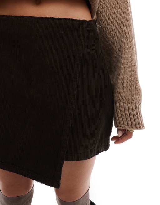 Miss Selfridge - Gonna pantalone a portafoglio in velluto a coste marrone cioccolato, 4 di 5