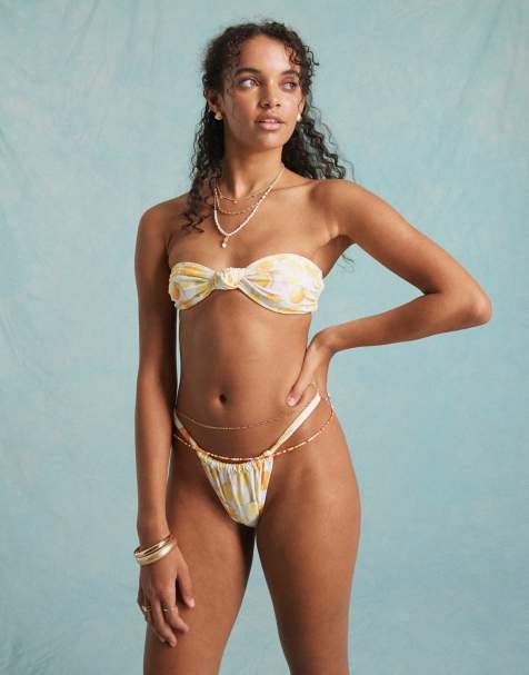 Miss Selfridge – Góra od bikini bandeau z węzłem z przodu i wzorem w owoce - view 1