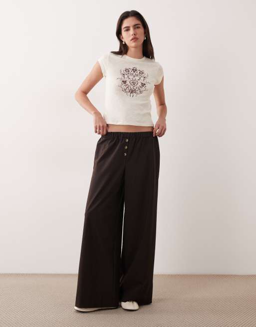 Miss Selfridge – Gräddvit, figurnära t-shirt i slubväv med tryck, 2 av 4