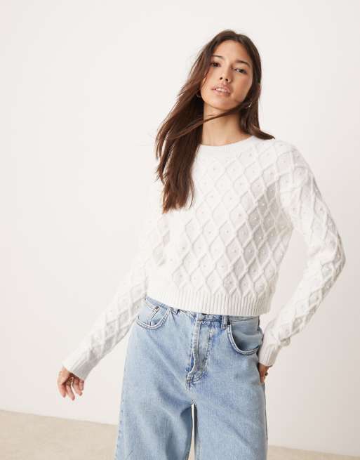 Miss Selfridge – Gräddvit, kabelstickad tröja med bar rygg och pärlimitationer, 2 av 4