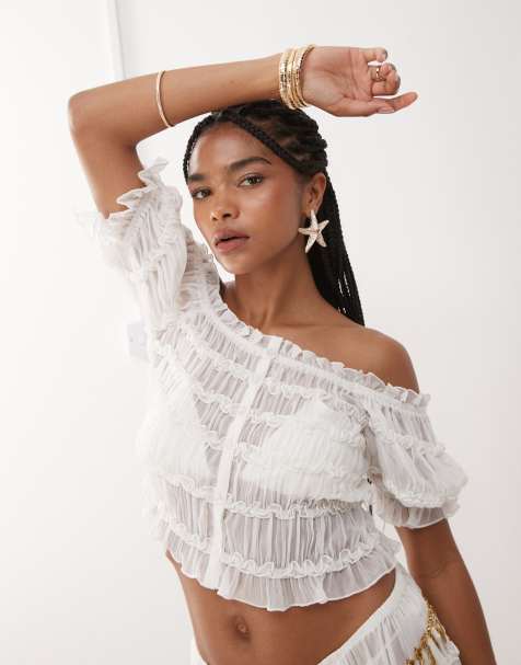 Miss Selfridge – Gräddvit, skir, smockad strandtopp med bardotringing - view 1