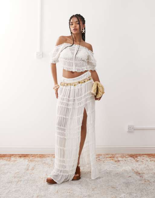 Miss Selfridge – Gräddvit, skir, smockad strandtopp med bardotringing, 3 av 4