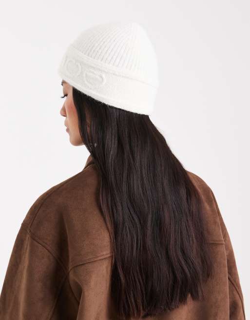 Miss Selfridge – Gräddvit, stickad mössa med hjärtbroderi, 3 av 3