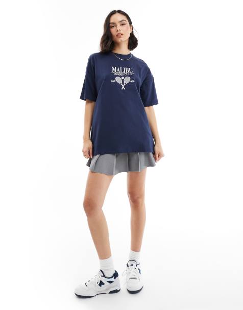 Miss Selfridge – Granatowy T-shirt oversize z napisem „Malibu” - view 1
