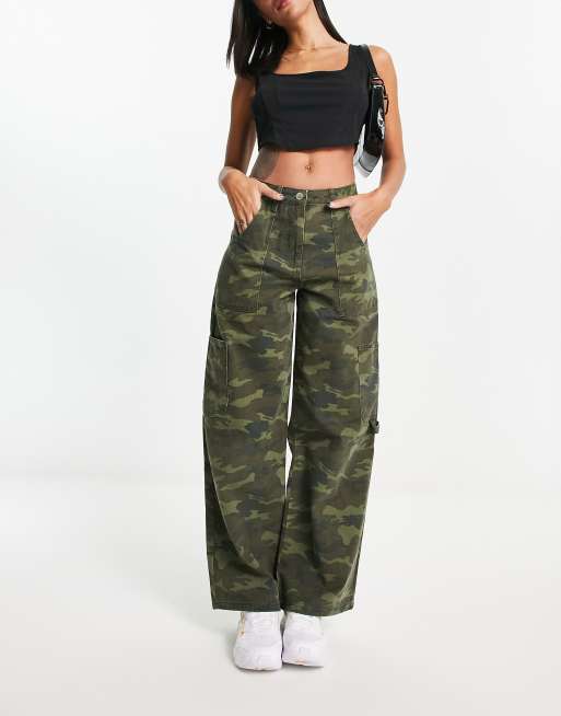 Miss Selfridge - Grønne cargobukser med brede ben og camouflagemønster, 2 af 4
