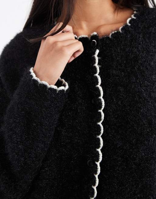 Miss Selfridge – Grobe Strickjacke in Schwarz mit Languettenstich