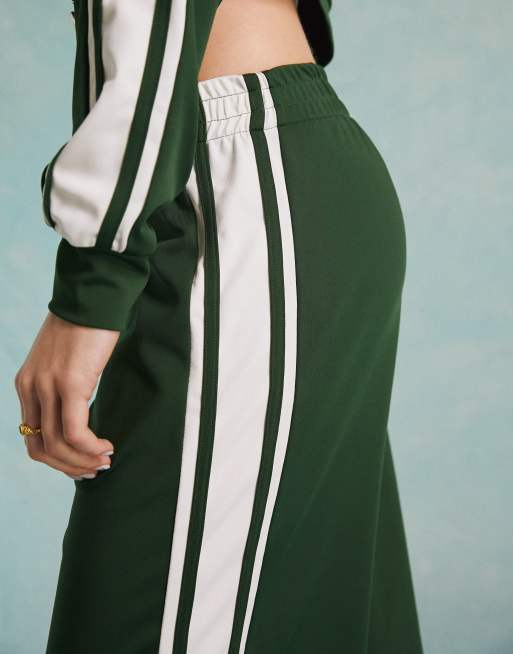 Miss Selfridge – Gröna mjukisbyxor med vida ben och sidoränder, del av set, 6 av 6