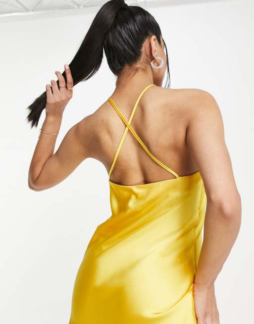 Miss Selfridge – Gul maxi-slipklänning i satin med halterneck , 2 av 4