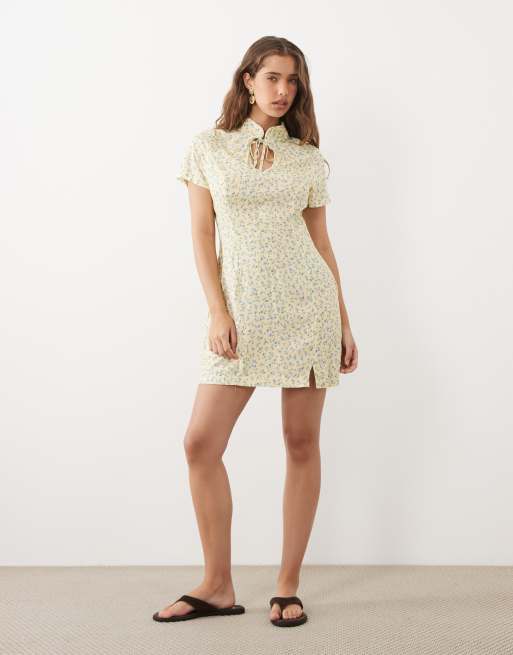 Miss Selfridge - Gul vævet minikjole med småblomstret print, 2 af 4