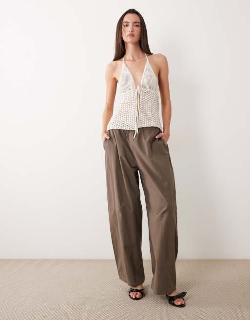Miss Selfridge – Guldfärgad, virkad topp med halterneck, 2 av 4