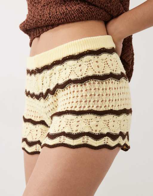 Miss Selfridge - Gule og chokoladebrune hæklede strikkede shorts med striber - Del af sæt, 5 af 5