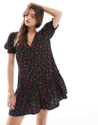 Miss Selfridge - Hängerkleid in Schwarz mit Kirschprint-Rosa