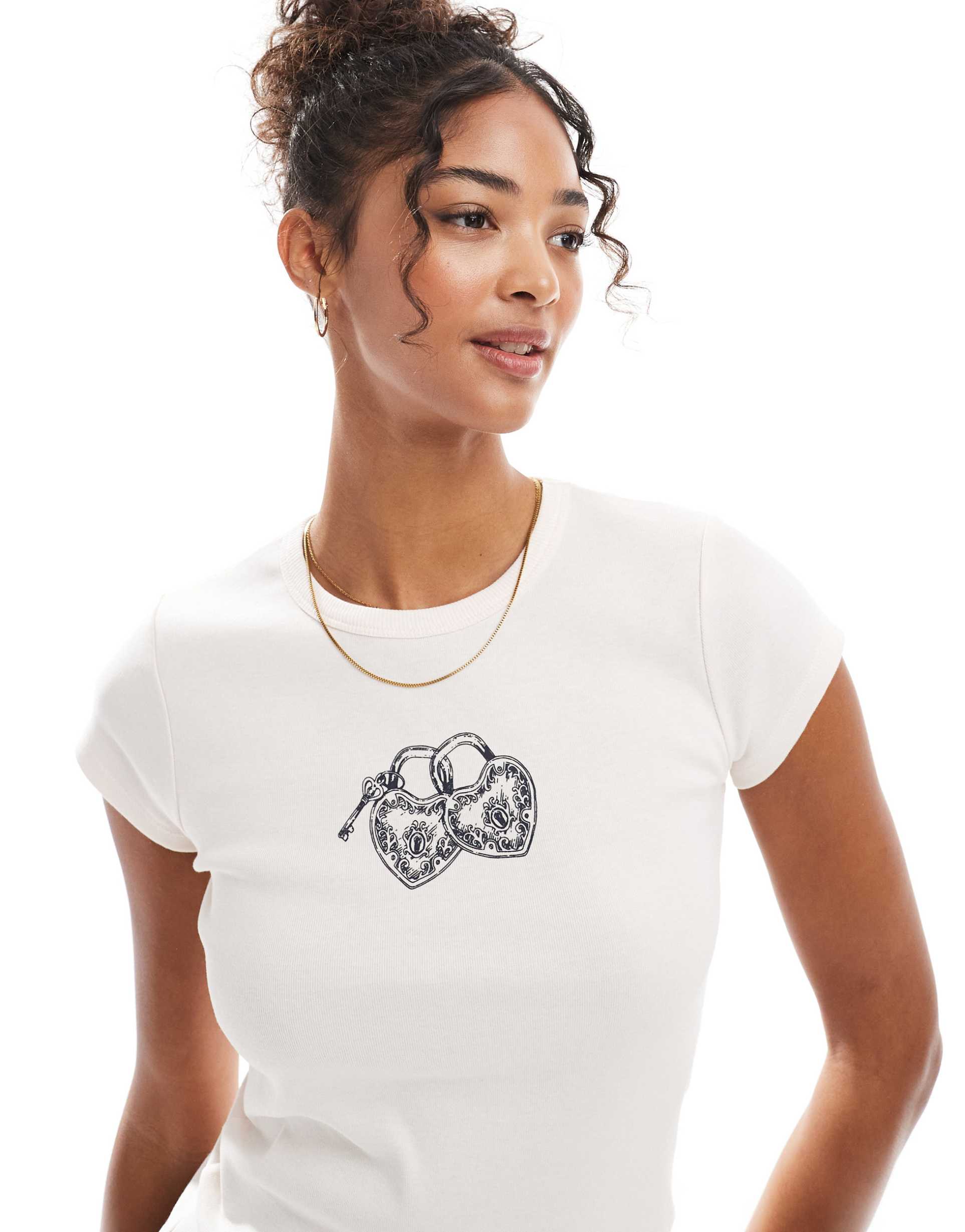 miss selfridge heart locket longline baby tee in light pink