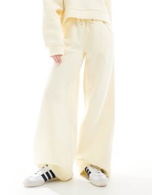 Miss Selfridge Heavy Fleece Lined Wide Leg Sweatpants In Neutral