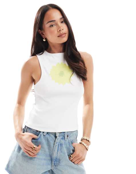 Miss Selfridge - Hemdje met grafische zonnebloemprint in wit - view 1