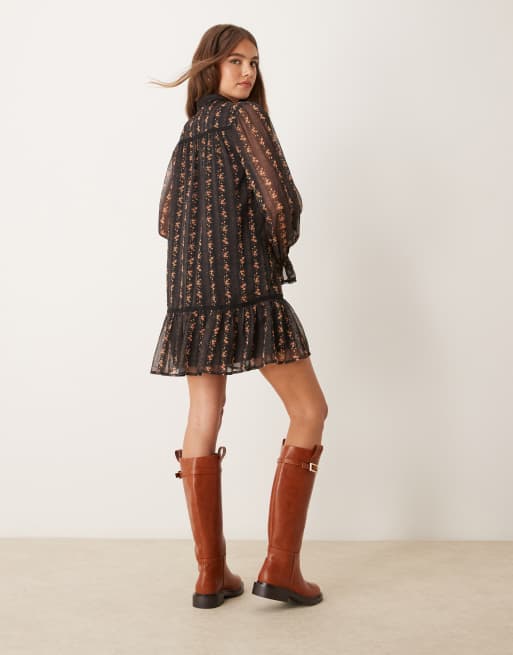 Miss Selfridge – Hemdkleid mit Blümchenmuster und Verzierung, 4 von 4