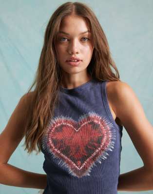 Miss Selfridge - Heritage - Tanktop in verwaschenem Marineblau mit Herzgrafik