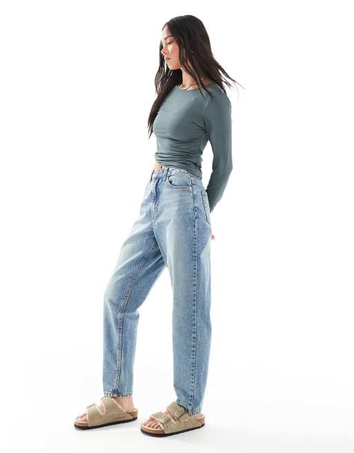 Miss Selfridge highwaist mom jean in light wash, 2 of 5