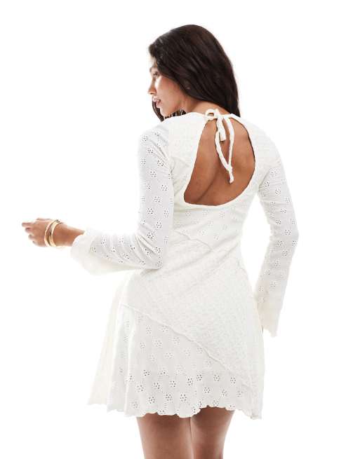 Miss Selfridge – Hinten Gebundenes Jersey-Minikleid in Creme mit Strukturmustermix, 4 von 4