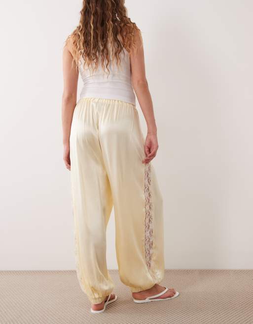 Miss Selfridge Hose aus Satin mit Spitzendetail und Ballonform, 3 von 5