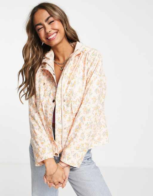 Miss Selfridge - Impermeabile corto color pesca con stampa a fiori, 4 di 4