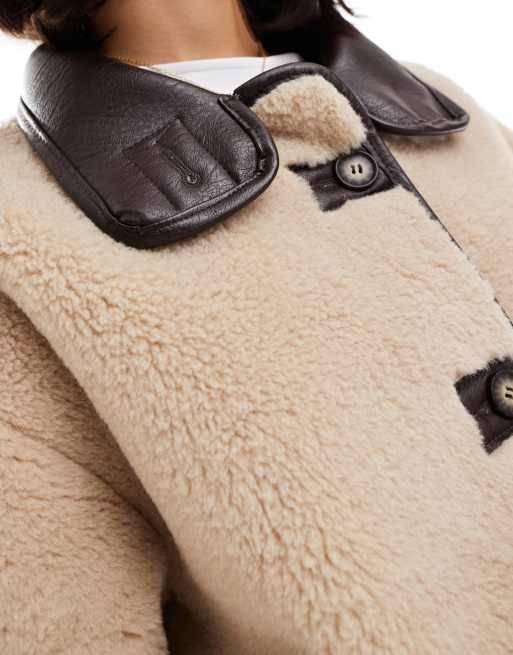 Miss Selfridge – Jacke in Creme aus Kunstpelz mit Kontrastdesign, 3 von 4