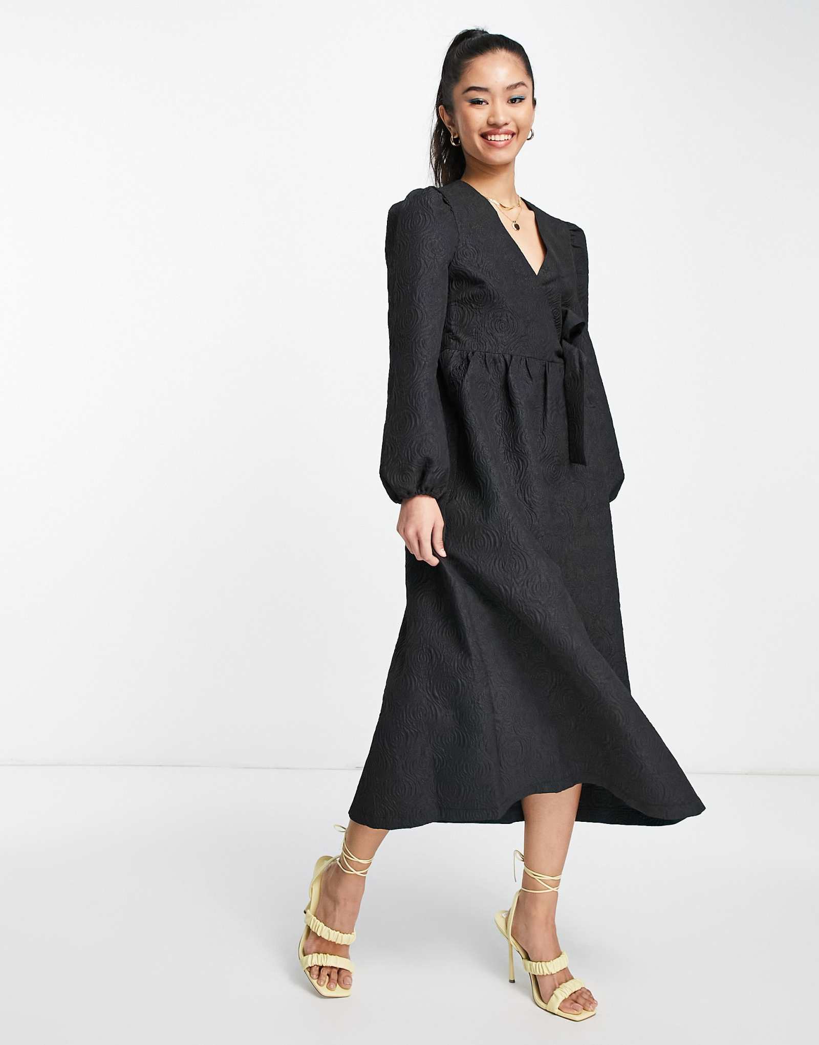 Жаккардовое платье миди с запахом Miss Selfridge черного цвета