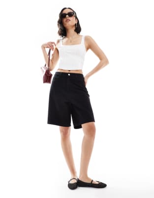 Miss Selfridge - Jeans-Jorts in schwarzer Waschung-Blau