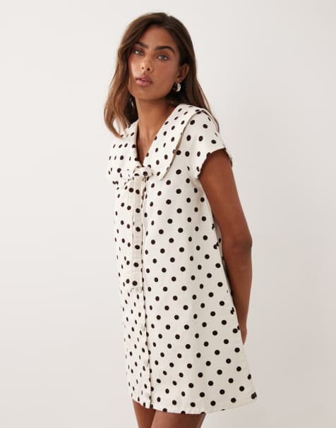 Miss Selfridge jeansowa sukienka mini z kołnierzykiem i wiązaniem w kolorze kremowym - view 1