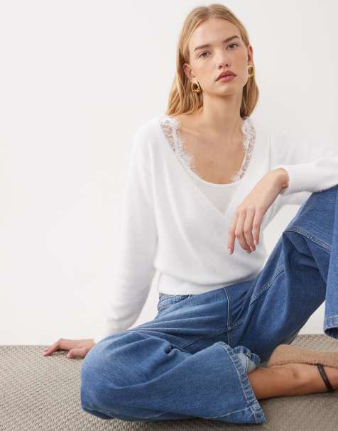 Miss Selfridge jersey cruzado con ribete de encaje en crema - view 1