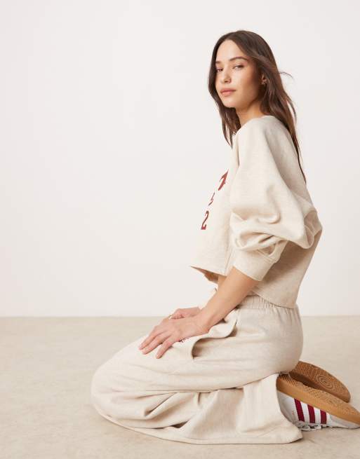 Miss Selfridge - Joggers avena mélange con scritta "Boston" in coordinato, 3 di 5