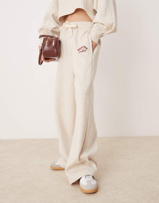 Miss Selfridge - Joggers avena mélange con scritta "Boston" in coordinato, 5 di 5