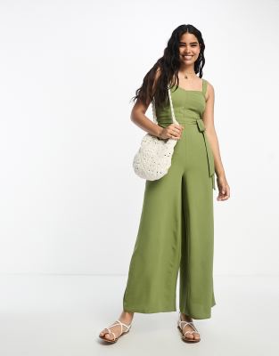 Miss Selfridge - Jumpsuit in Khaki mit Bindegürtel, Herzausschnitt und weitem Bein-Neutral