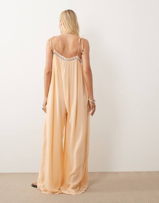 Miss Selfridge - Jumpsuit met kanten rand in perzikkleur, 3 van 4