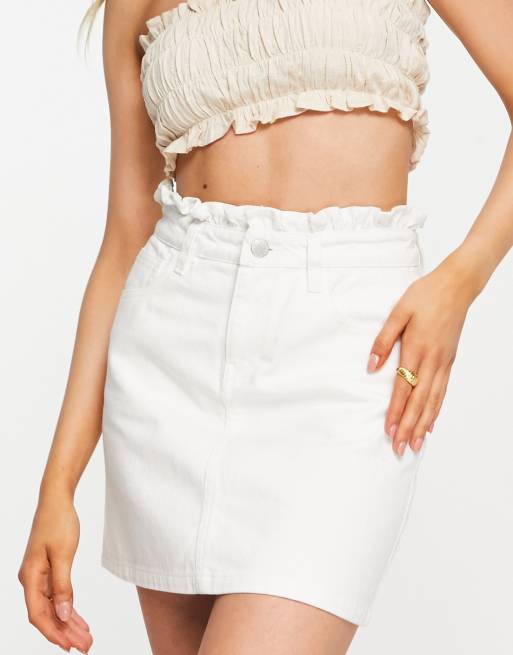 Miss Selfridge - Jupe en jean à bord supérieur volanté - Blanc
