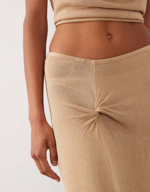 Miss Selfridge - Jupe longue en maille pailletée avec détail torsadé - Doré, 4 de 5