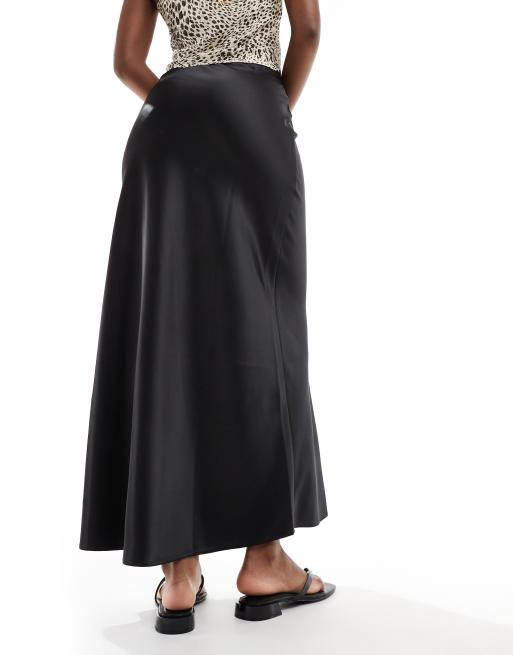 Miss Selfridge - Jupe longue en satin coupée en biais - Noir, 2 de 5
