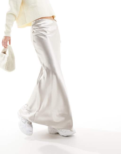 Miss Selfridge - Jupe longue satinée coupée en biais - Argent liquide, 5 de 5