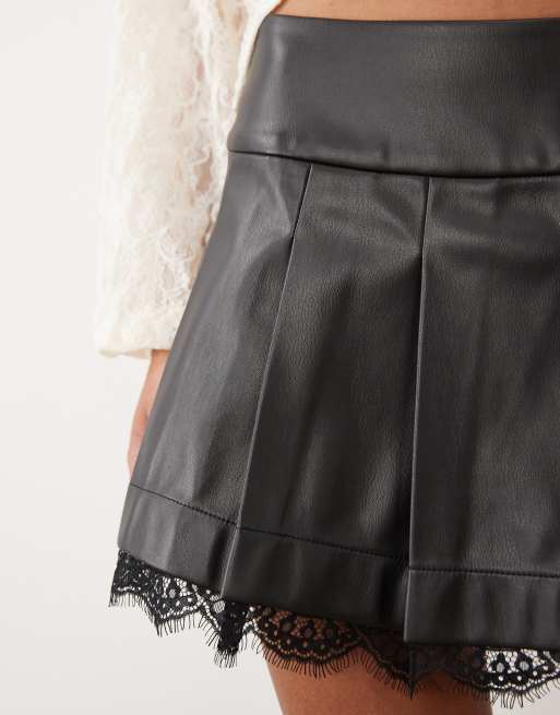 Miss Selfridge jupe plissée en imitation cuir avec bordure en dentelle noire, 5 de 5