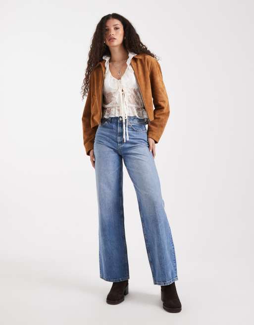 Miss Selfridge - Kanten blouse met gestrikte voorkant en ruches in ecru, 2 van 4