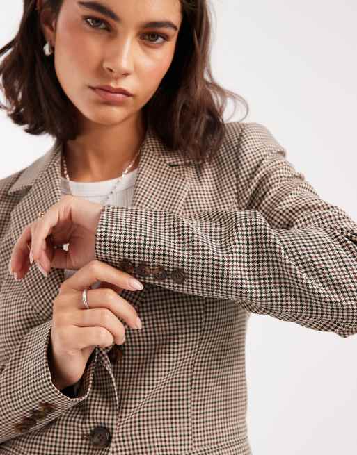 Miss Selfridge – Karierter, taillierter Blazer in neutralen Farben, 3 von 4